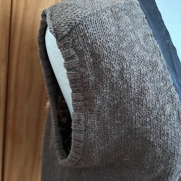 APRIL,MAY BUTTON DOWN VEST BROWN/ BLACK TRIM SMALL NWT - Picture 3 of 10